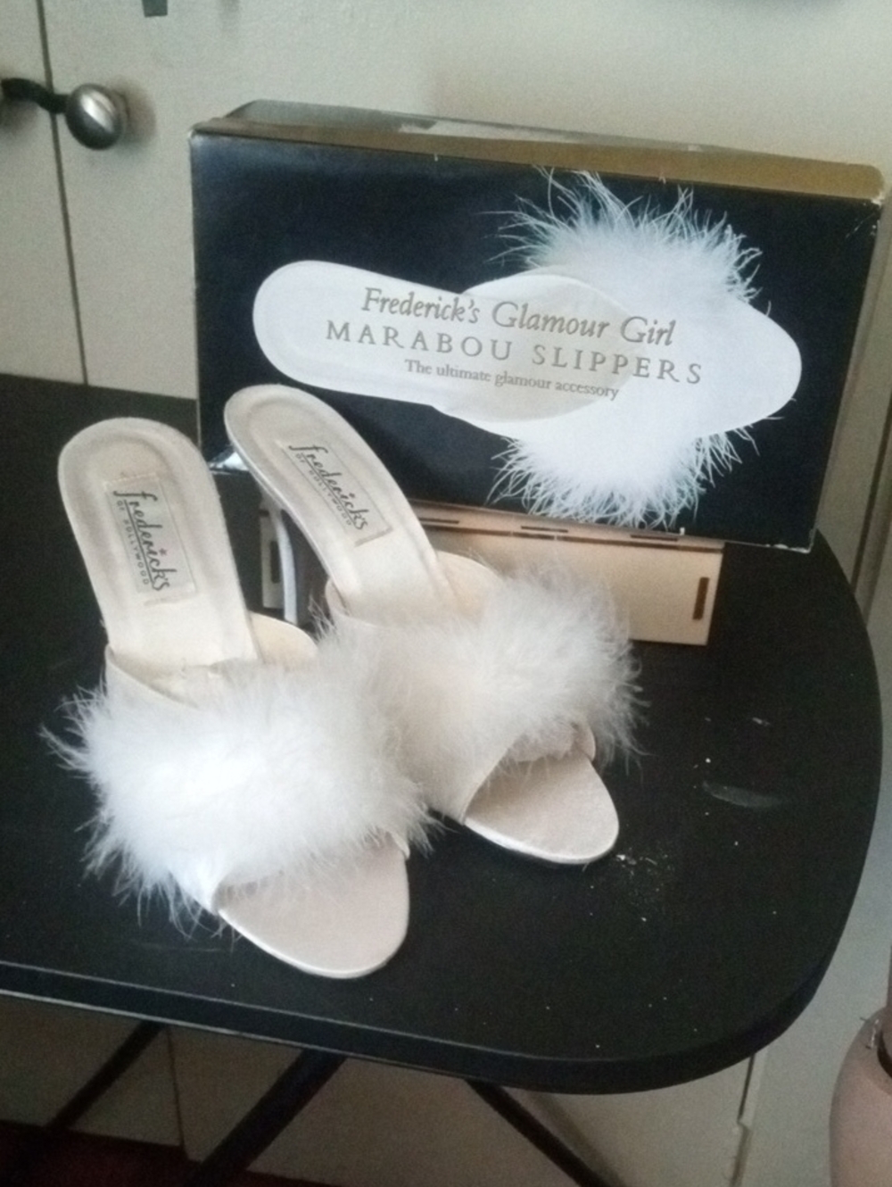 Vintage Fredrick's of Hollywood Marabou Glamour Girl Slippers Size 9 in Box